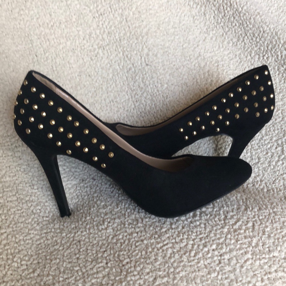 Size 7 Massimo Black gold stud rivet heels